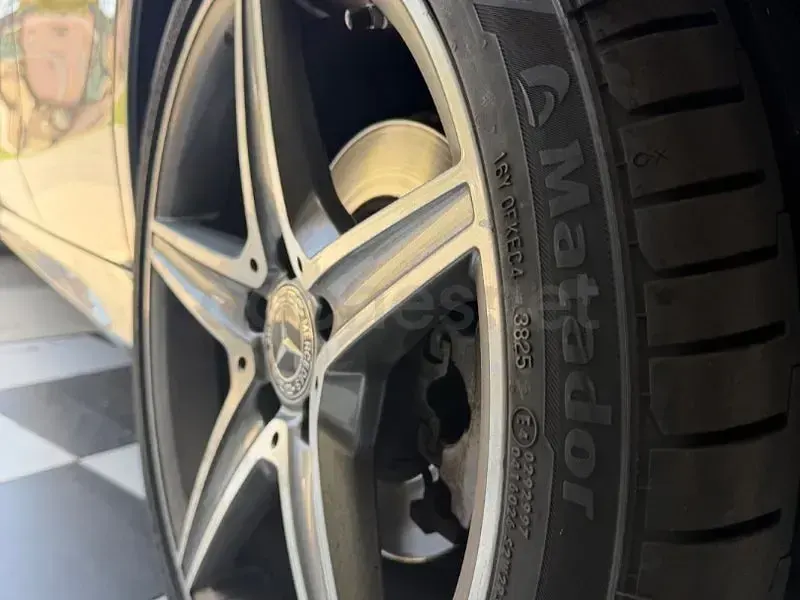 Usado Mercedes C220 170 CV (125 kW) 2017 Gris / plata Familiar