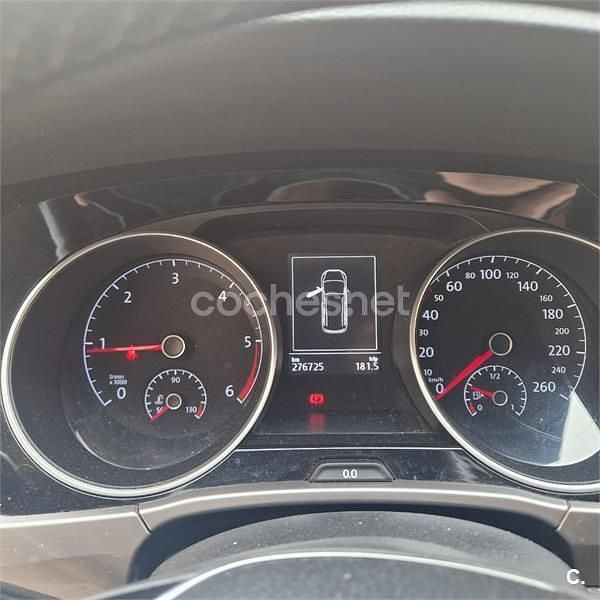 Beige Usado 2018 VW Touran Advance Monovolumen | 11.950 € (Super precio) - Imagen 1/4