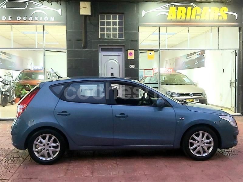 Usado Hyundai i30 Style 122 CV (89 kW) 2007 Azul Berlina