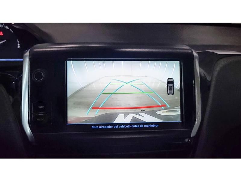 Usado Peugeot 2008 Allure 120 CV (88 kW) 2019 Blanco SUV