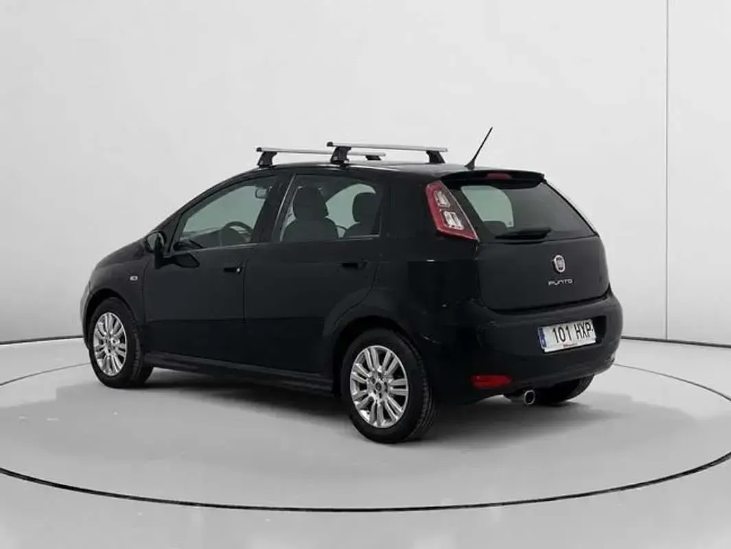 Usado Fiat Punto Easy 69 CV (50 kW) 2014 Negro Utilitario