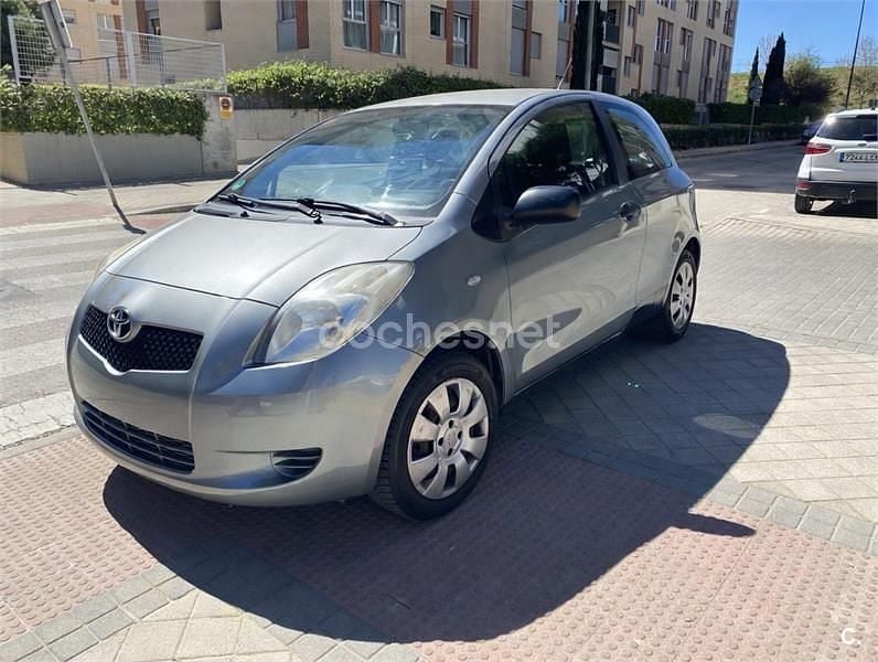 Usado Toyota Yaris 101 CV (74 kW) 2008 Gris / plata Utilitario