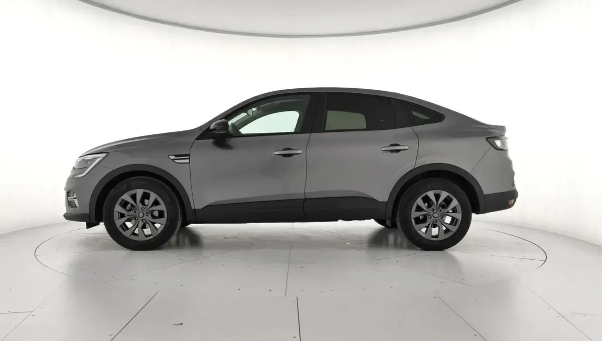 Usado Renault Arkana Evolution 140 CV (102 kW) 2025 Gris tornado SUV