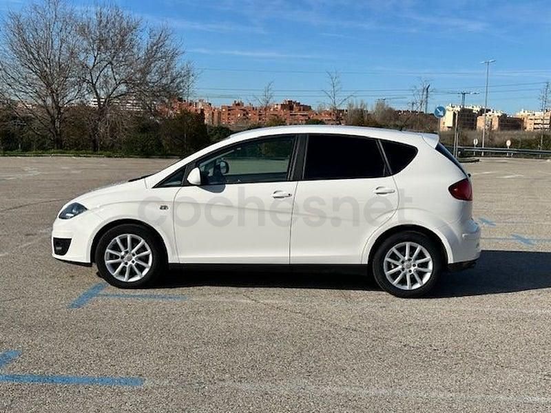 Usado Seat Altea Reference 105 CV (77 kW) 2010 Blanco Monovolumen