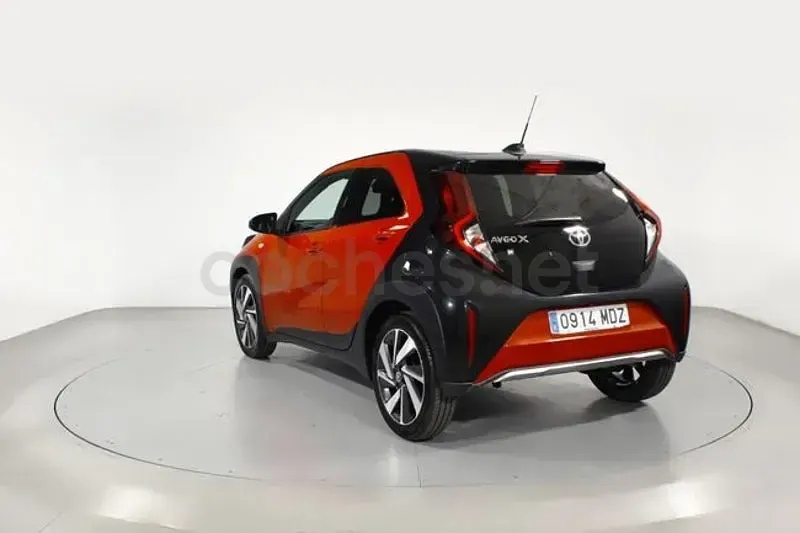 Usado Toyota Aygo X Edition 72 CV (52 kW) 2023 Marrón SUV