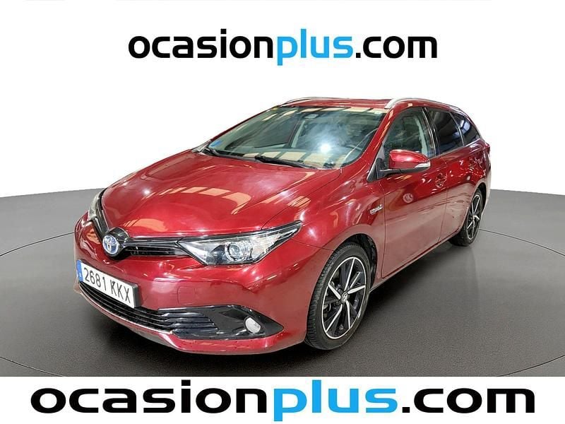 Usado Toyota Auris 136 CV (100 kW) 2018 Rojo Familiar