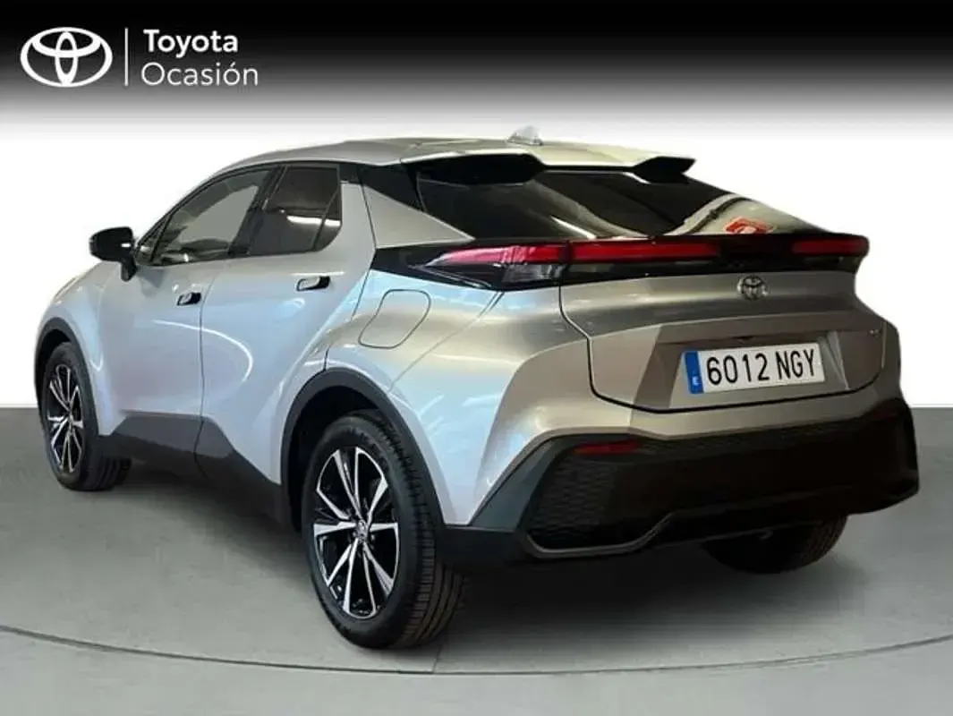 Usado Toyota C-HR Advance 140 CV (102 kW) 2025 Gris SUV