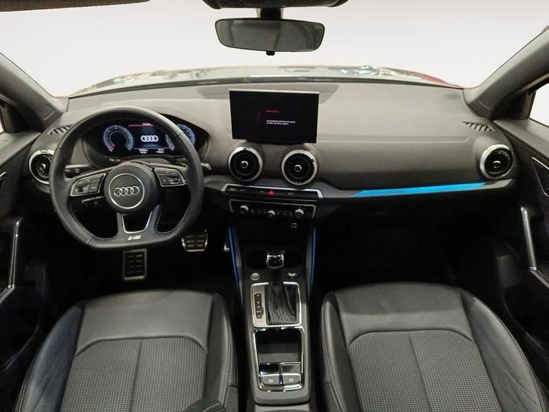 Usado Audi Q2 150 CV (110 kW) 2025 Gris/plata SUV