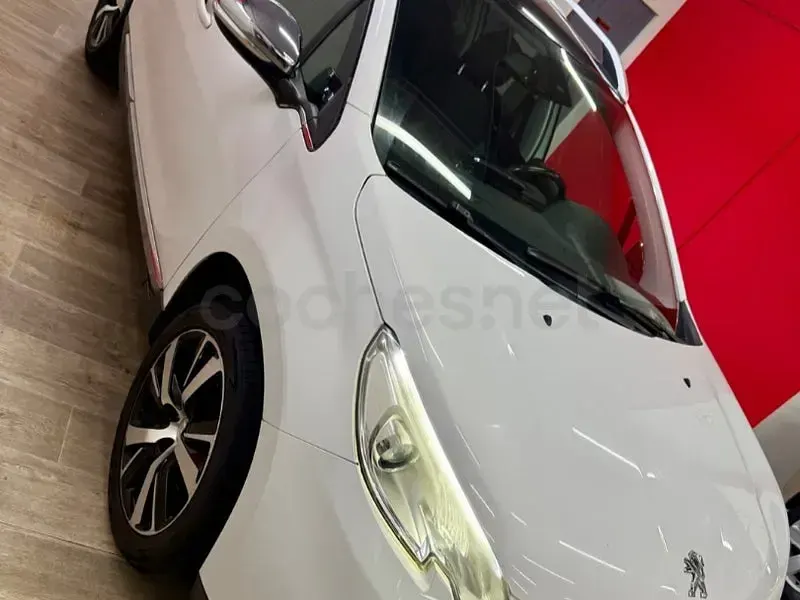 Usado Peugeot 2008 Allure 115 CV (84 kW) 2013 Blanco SUV