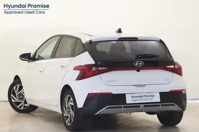 Usado Hyundai i20 84 CV (61 kW) 2025 Blanco Utilitario