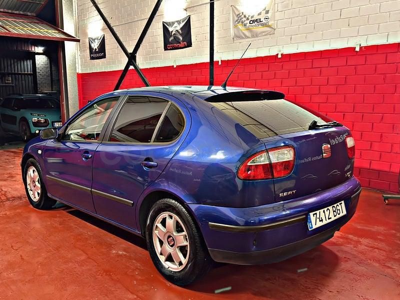 Usado Seat Leon Sport 105 CV (77 kW) 2002 Azul Utilitario