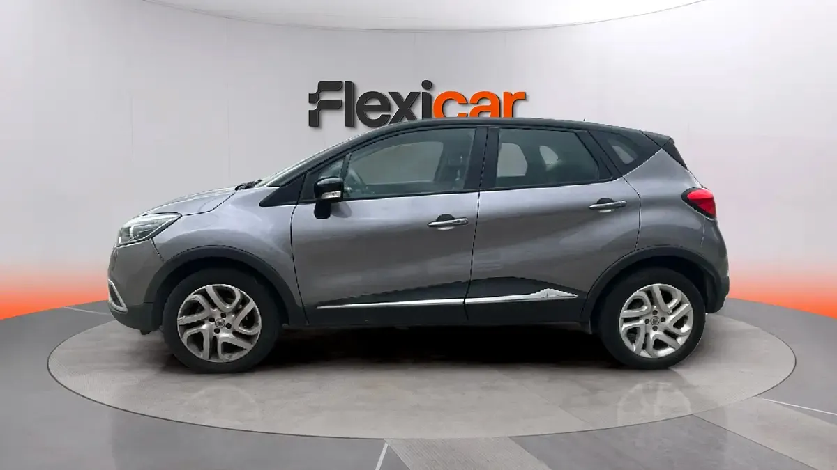 Usado Renault Captur Version S 120 CV (88 kW) 2017 Gris SUV