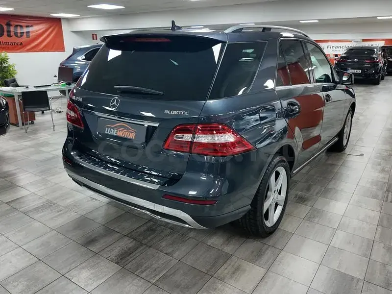 Usado Mercedes ML250 204 CV (150 kW) 2015 Gris / plata SUV