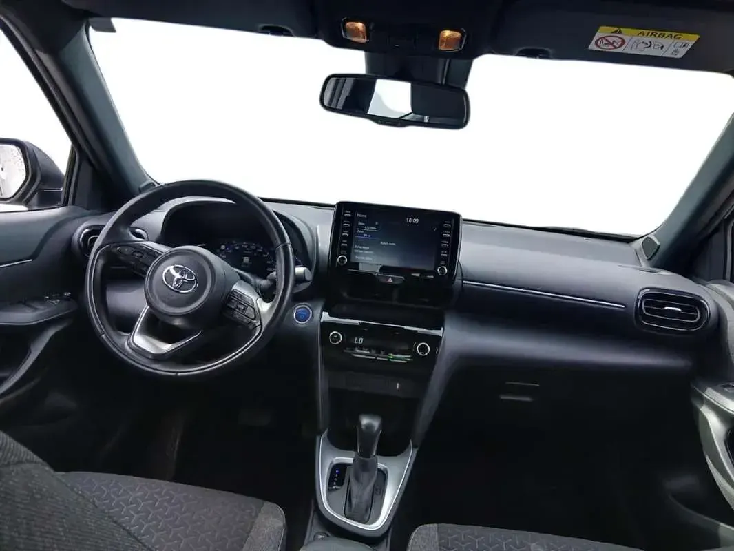 Usado Toyota Yaris Cross Active 116 CV (85 kW) 2023 Blanco SUV