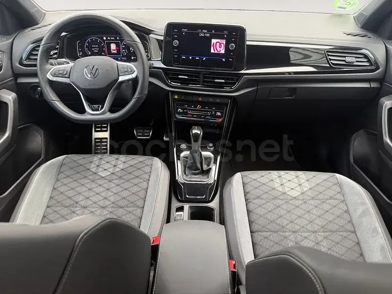 Usado VW T-Roc R-line 150 CV (110 kW) 2025 Negro SUV