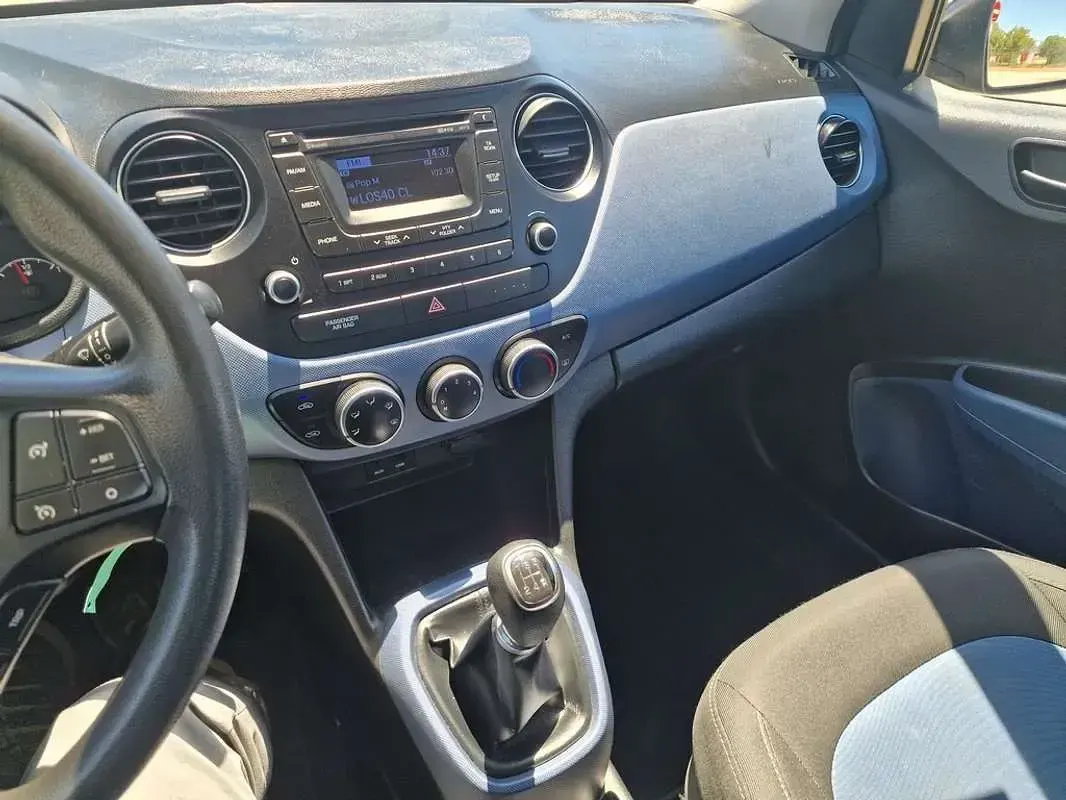 Używany Hyundai i10 67 KM (49 kW) 2015 Szary Hatchback