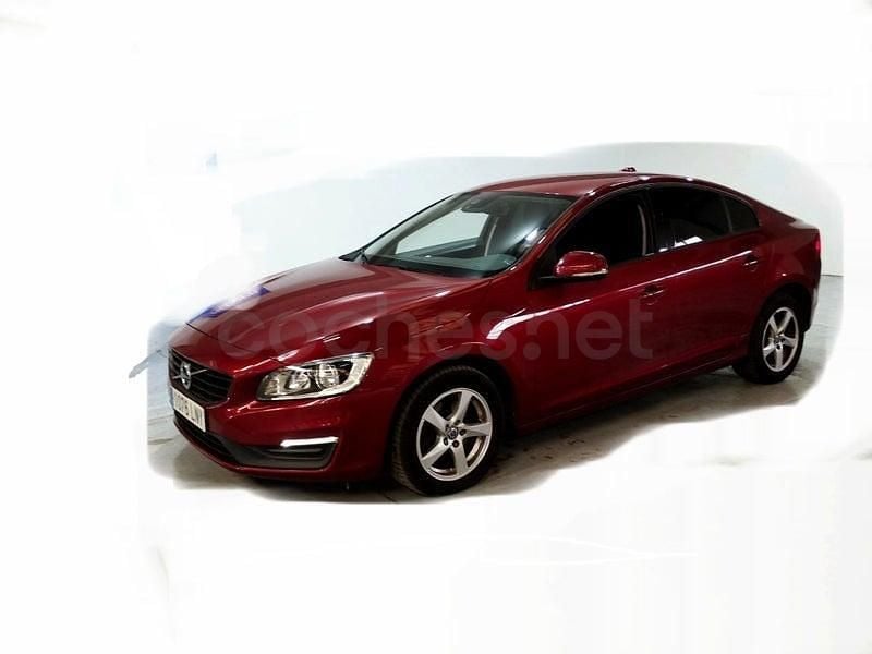 Usado Volvo S60 Kinetic 120 CV (88 kW) 2017 Rojo Berlina