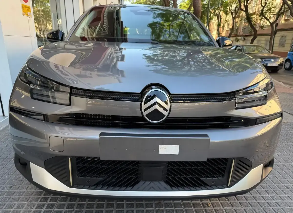 Nuevo Citroën C4 Business Class 145 CV (106 kW) 2026 Gris SUV