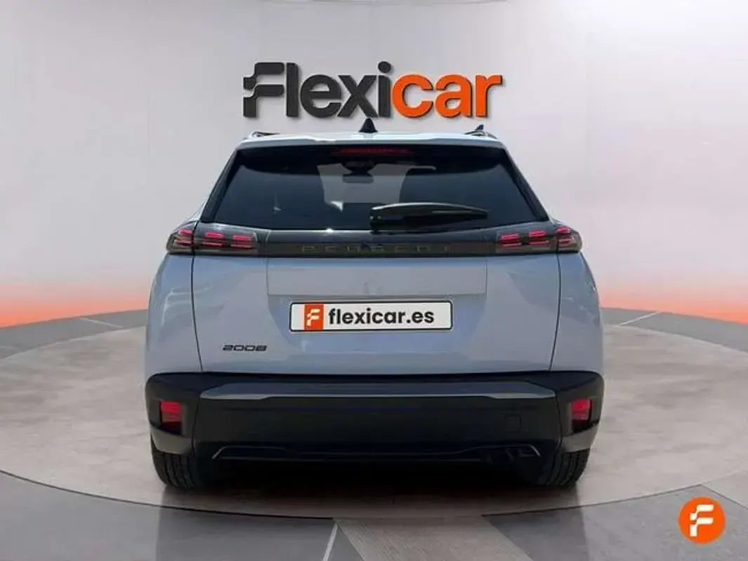 Usado Peugeot 2008 Allure 101 CV (74 kW) 2025 Blanco SUV