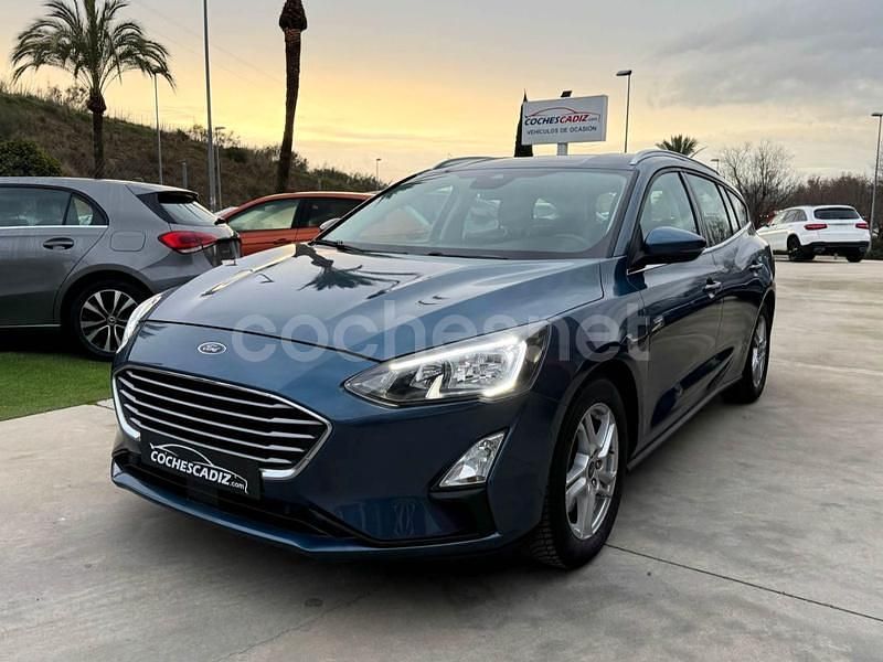 Usado Ford Focus Trend 120 CV (88 kW) 2021 Azul Familiar