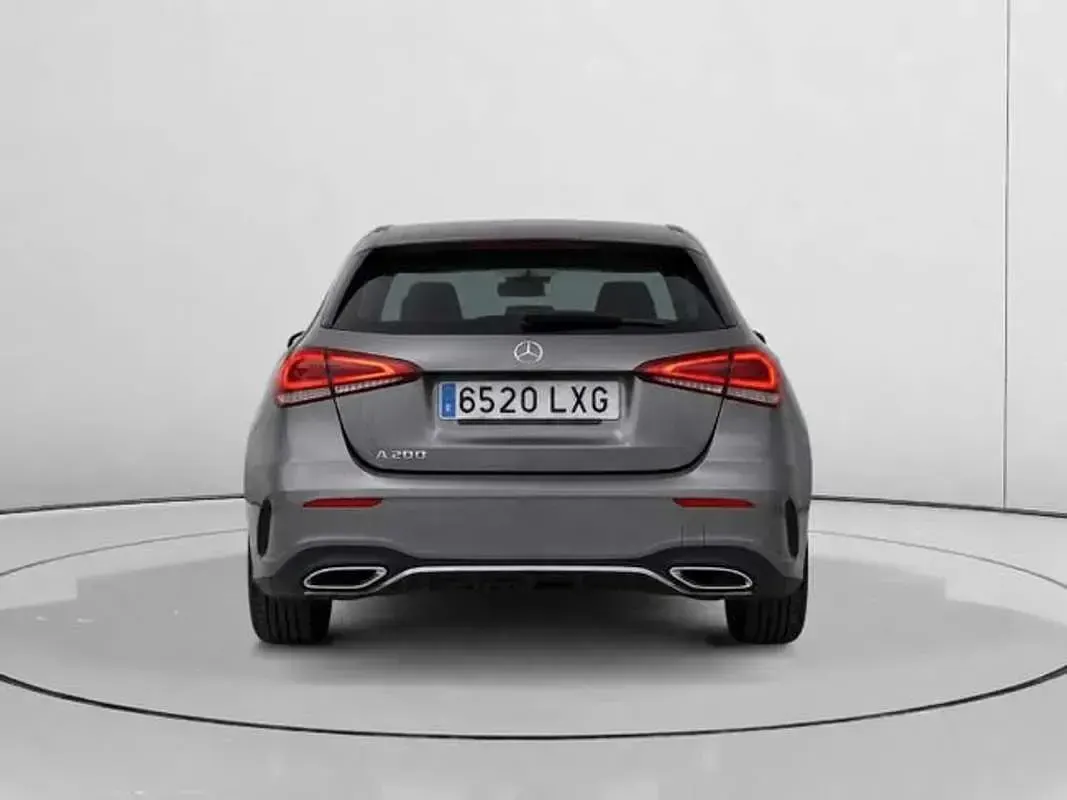 Usado Mercedes A200 163 CV (119 kW) 2022 Gris Utilitario