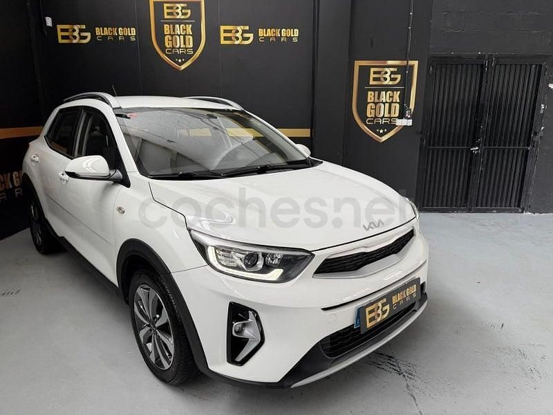 Usado Kia Stonic 100 CV (73 kW) 2022 Blanco SUV