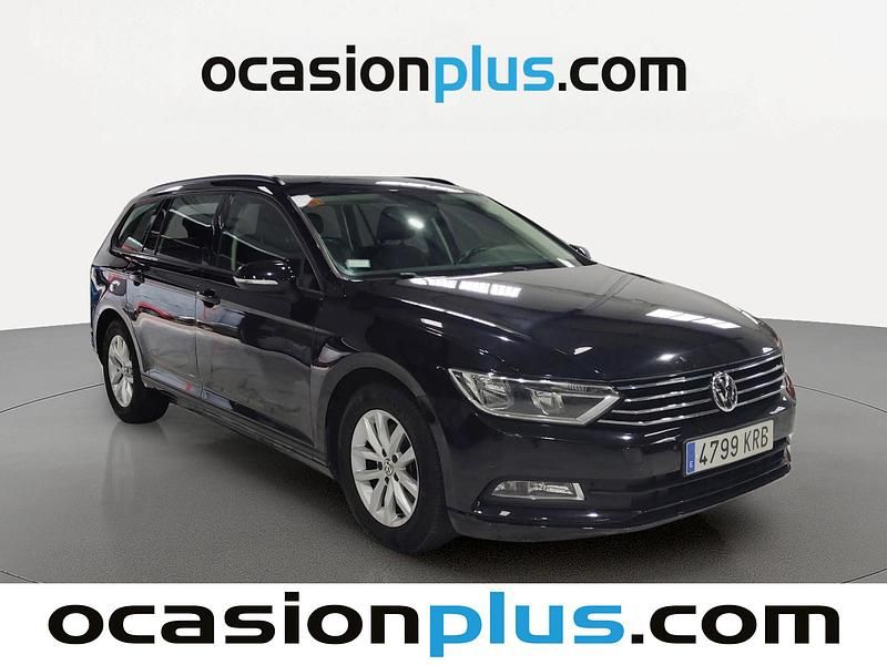 Usado VW Passat Advance 120 CV (88 kW) 2018 Negro Familiar