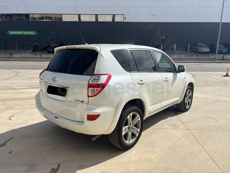 Begagnad Toyota RAV4 150 HK (110 kW) 2010 Vit SUV
