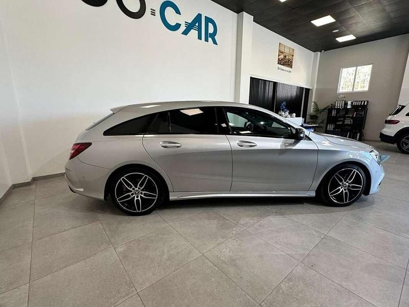 Usado Mercedes CLA220 Shooting Brake AMG line 177 CV (130 kW) 2017 Gris Familiar