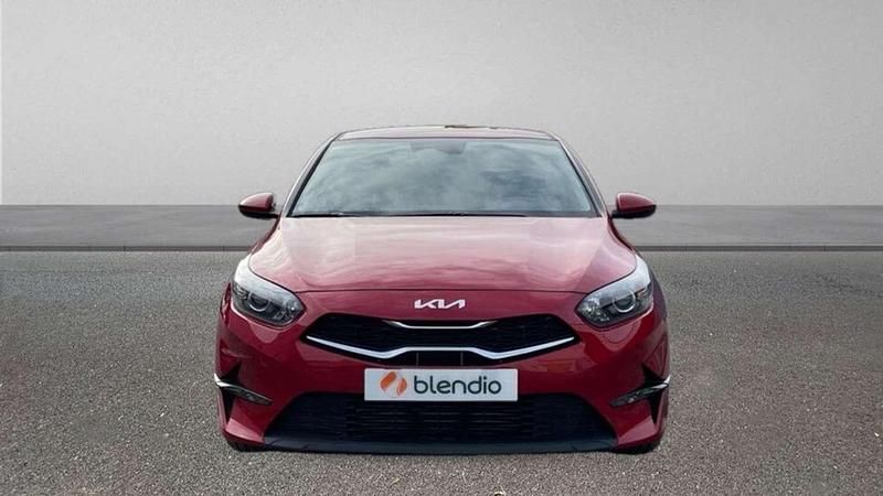 Usado Kia Ceed 101 CV (74 kW) 2024 Rojo Utilitario