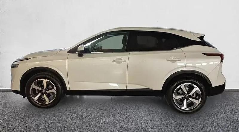 Usado Nissan Qashqai N-Connecta 158 CV (116 kW) 2022 Lunar white con techo midnight SUV