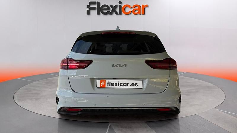 Usado Kia Ceed Style 101 CV (74 kW) 2025 Blanco Utilitario