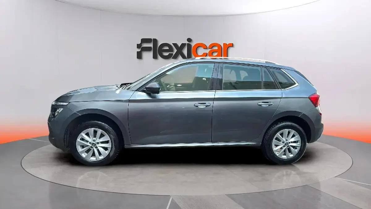 Usado Skoda Kamiq Selection 116 CV (85 kW) 2024 Gris SUV