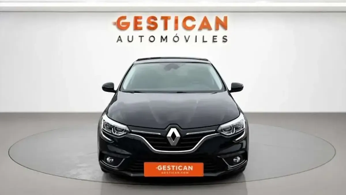 Usado Renault Mégane IV Zen 140 CV (102 kW) 2019 Negro Utilitario