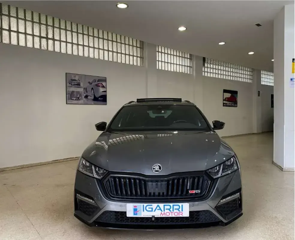 Usado Skoda Octavia RS 265 CV (194 kW) 2024 Gris Familiar