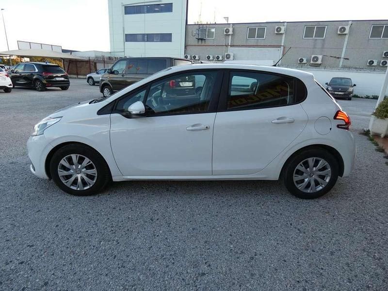Usado Peugeot 208 Active 100 CV (73 kW) 2019 Blanco Utilitario