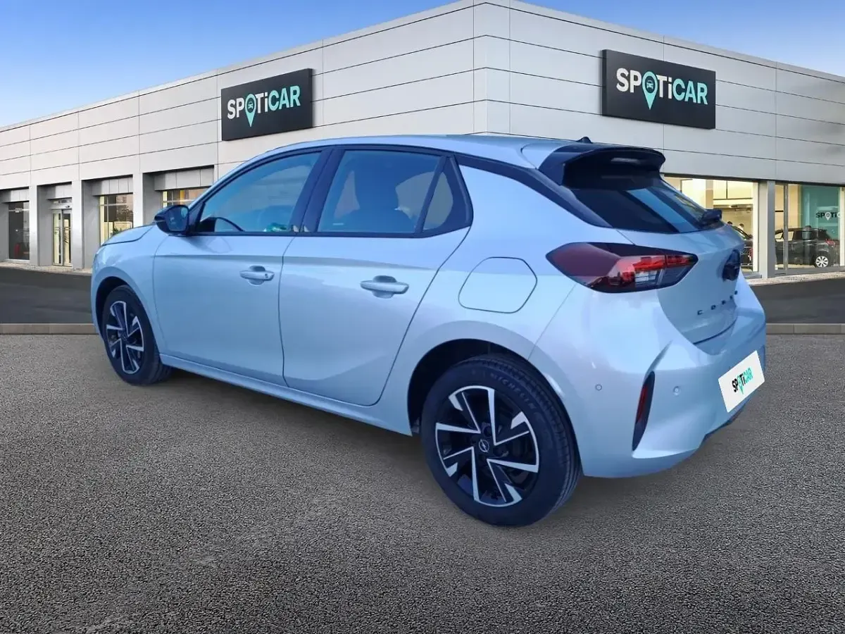 Usado Opel Corsa 100 CV (73 kW) 2025 Gris Utilitario