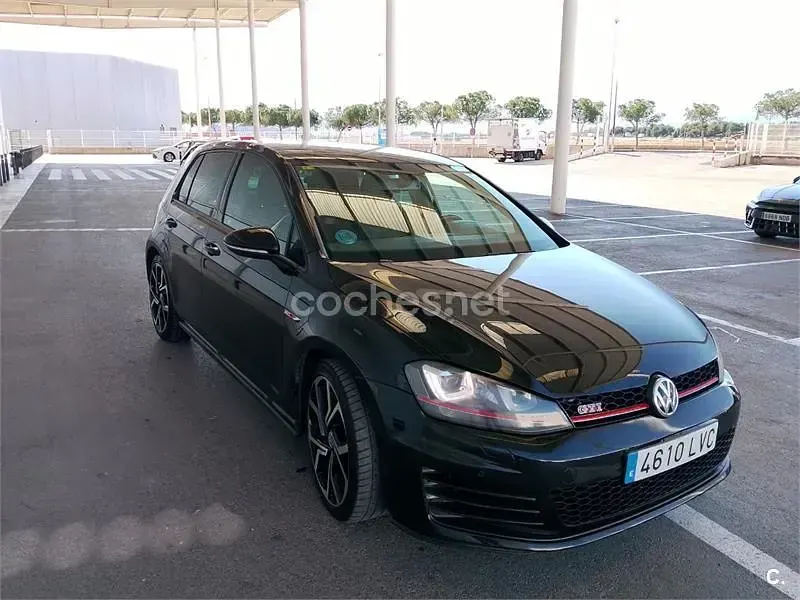 Usado VW Golf VII GTI 230 CV (169 kW) 2014 Negro Berlina