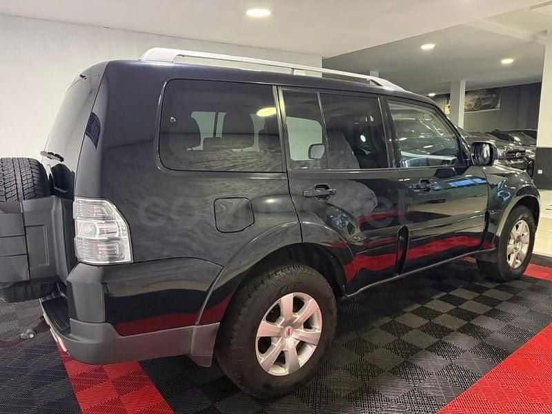 Usado Mitsubishi Montero 170 CV (125 kW) 2008 Negro SUV