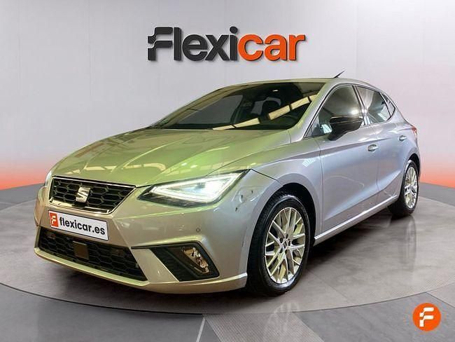 Usado Seat Ibiza FR 110 CV (80 kW) 2023 Gris Utilitario