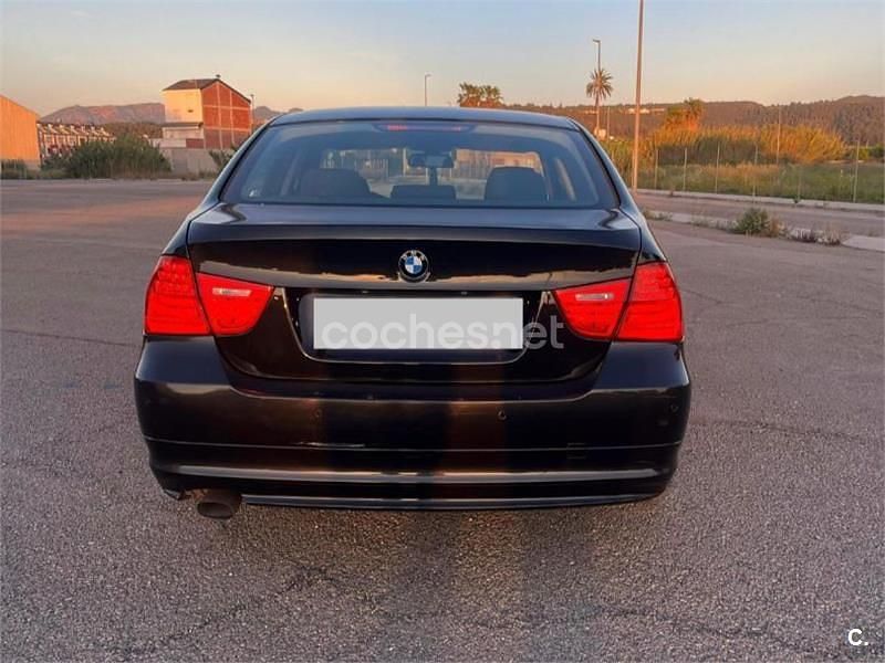 Usado BMW 318 143 CV (105 kW) 2011 Negro Berlina