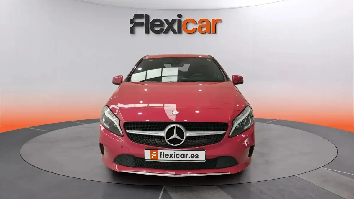 Usado Mercedes A200 136 CV (100 kW) 2017 Rojo Utilitario