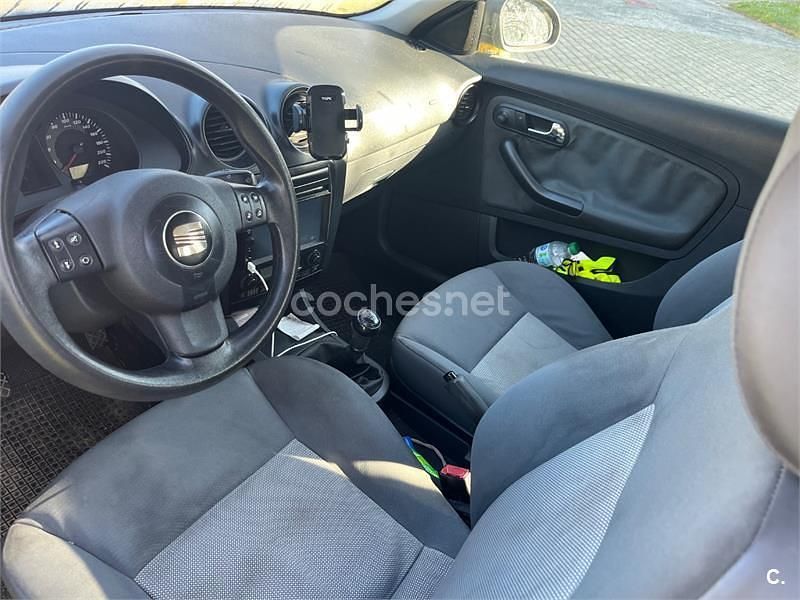 Usado Seat Ibiza Reference 70 CV (51 kW) 2005 Negro Utilitario