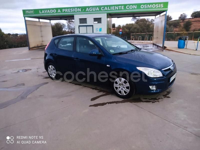 Usado Hyundai i30 Comfort 90 CV (66 kW) 2010 Azul Berlina