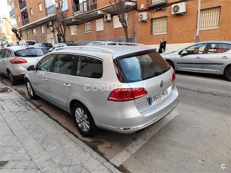 Usado VW Passat Advance 140 CV (102 kW) 2011 Gris / plata Familiar