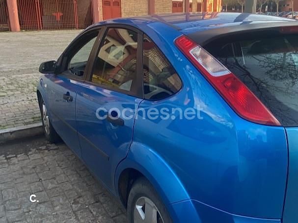 Usado Ford Focus Trend 109 CV (80 kW) 2005 Azul Berlina