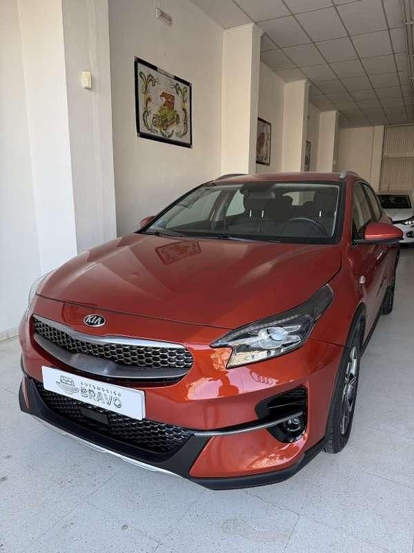 Usado Kia XCeed 136 CV (100 kW) 2021 Naranja SUV