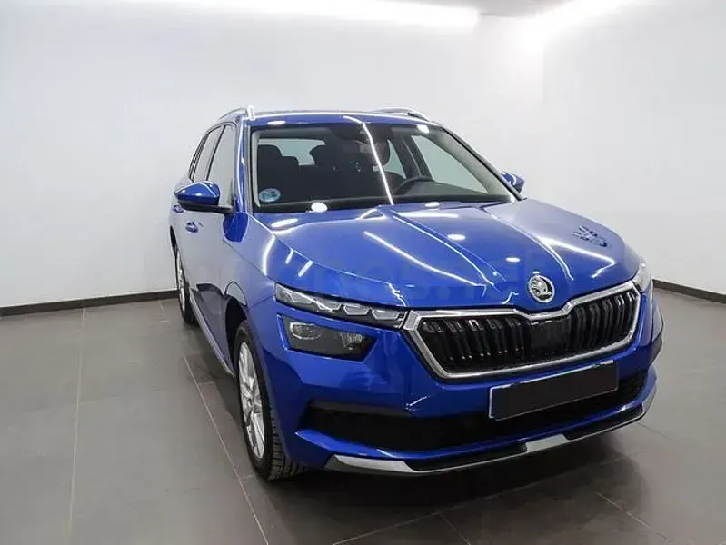 Usado Skoda Kamiq Style 150 CV (110 kW) 2022 Azul SUV
