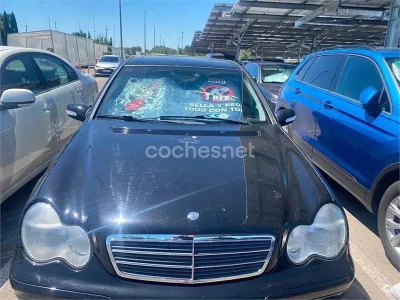 Usado Mercedes C220 Classic 143 CV (105 kW) 2002 Negro Berlina