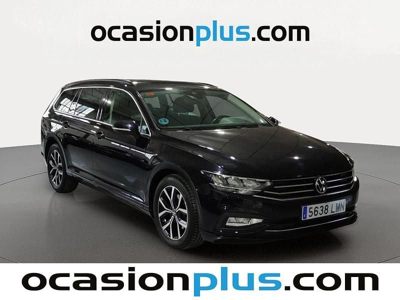 Usado VW Passat Executive 122 CV (89 kW) 2021 Negro Familiar